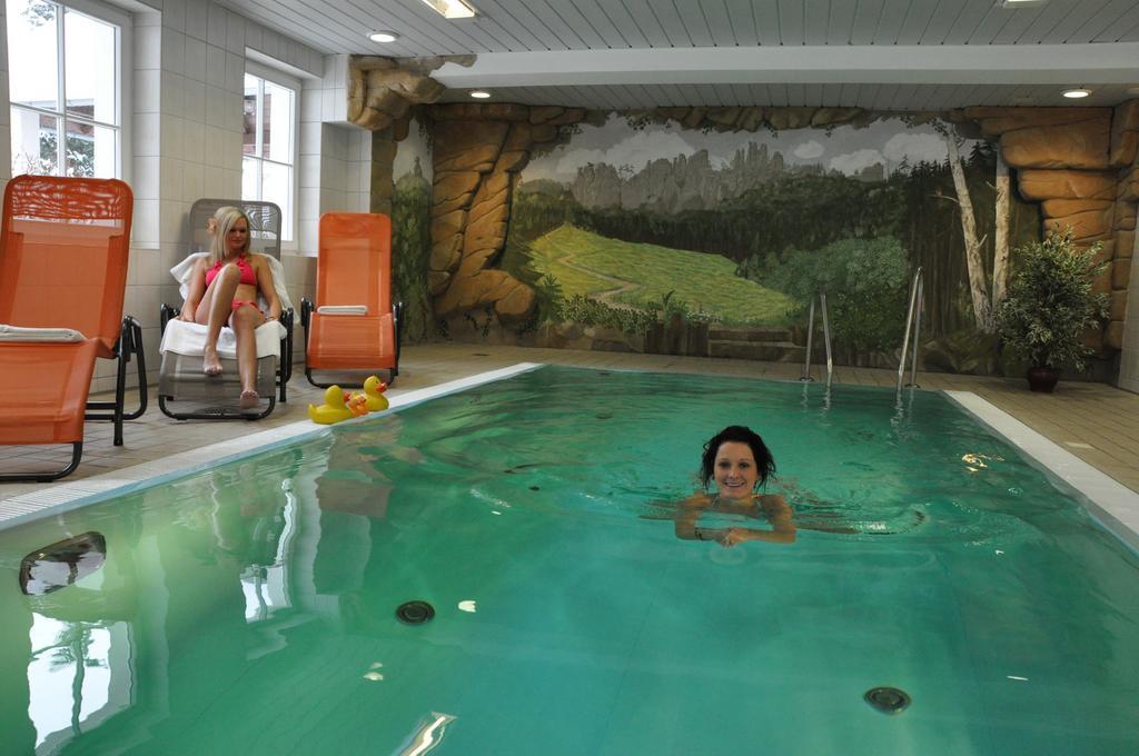 קורורט יונסדורף Hotel Gondelfahrt מראה חיצוני תמונה