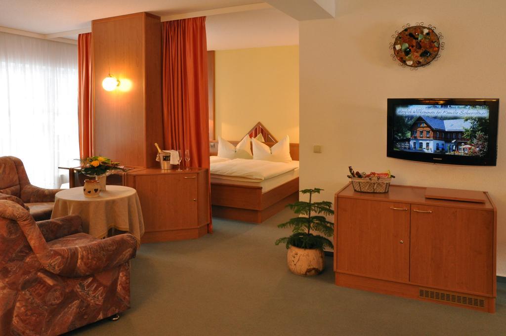 קורורט יונסדורף Hotel Gondelfahrt מראה חיצוני תמונה