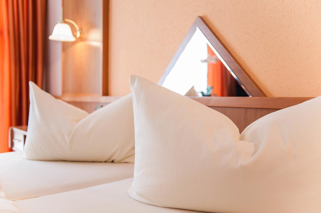 קורורט יונסדורף Hotel Gondelfahrt מראה חיצוני תמונה